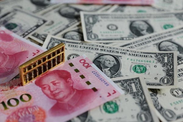 配资查询之家官网 特朗普百日成绩单：关税战加剧美元危机，人民币国际化如何破局